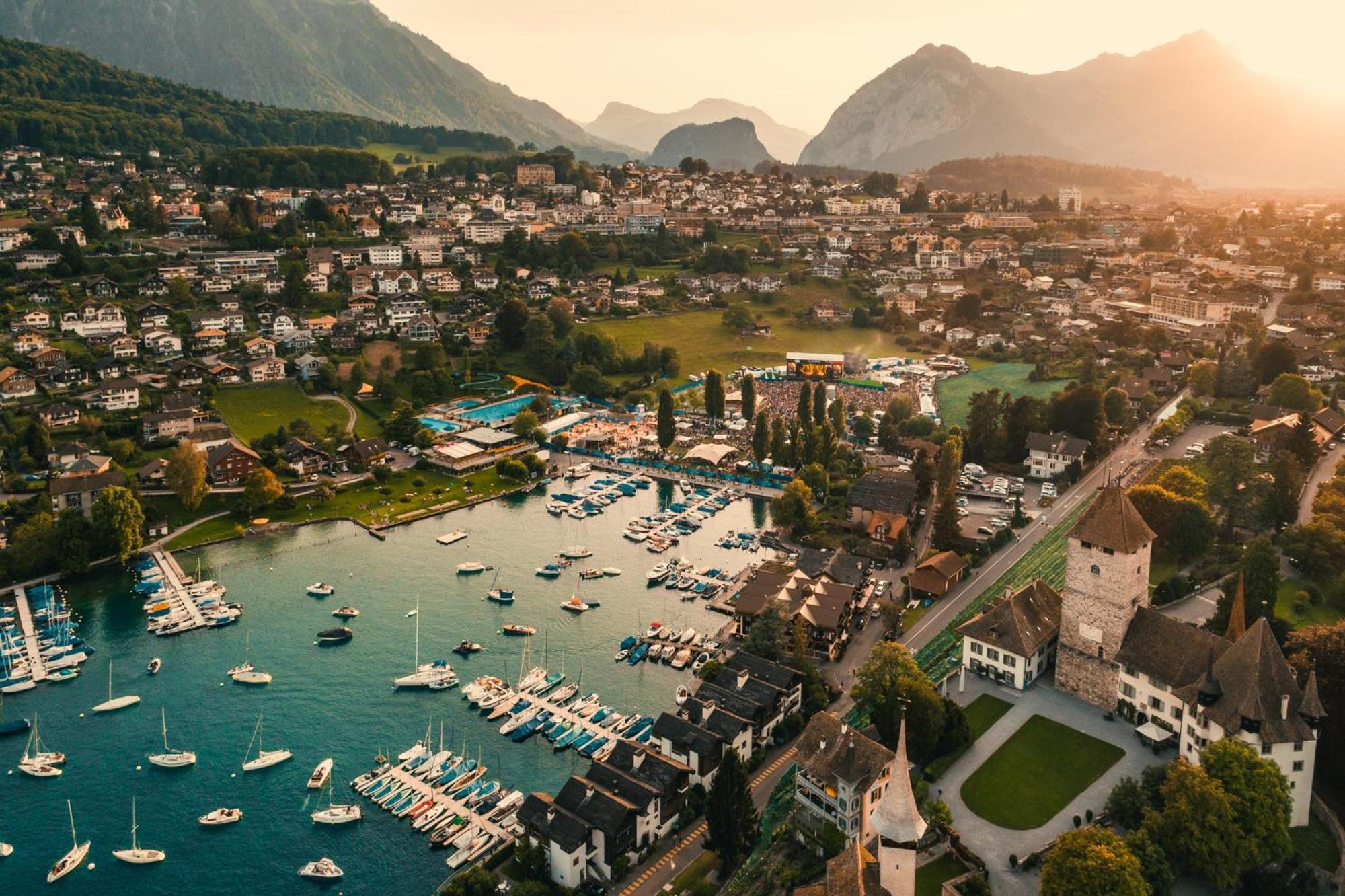 Hotel Seaside Spiez Kültér fotó